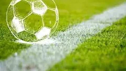 苏超足球队员幼儿园亲密交流